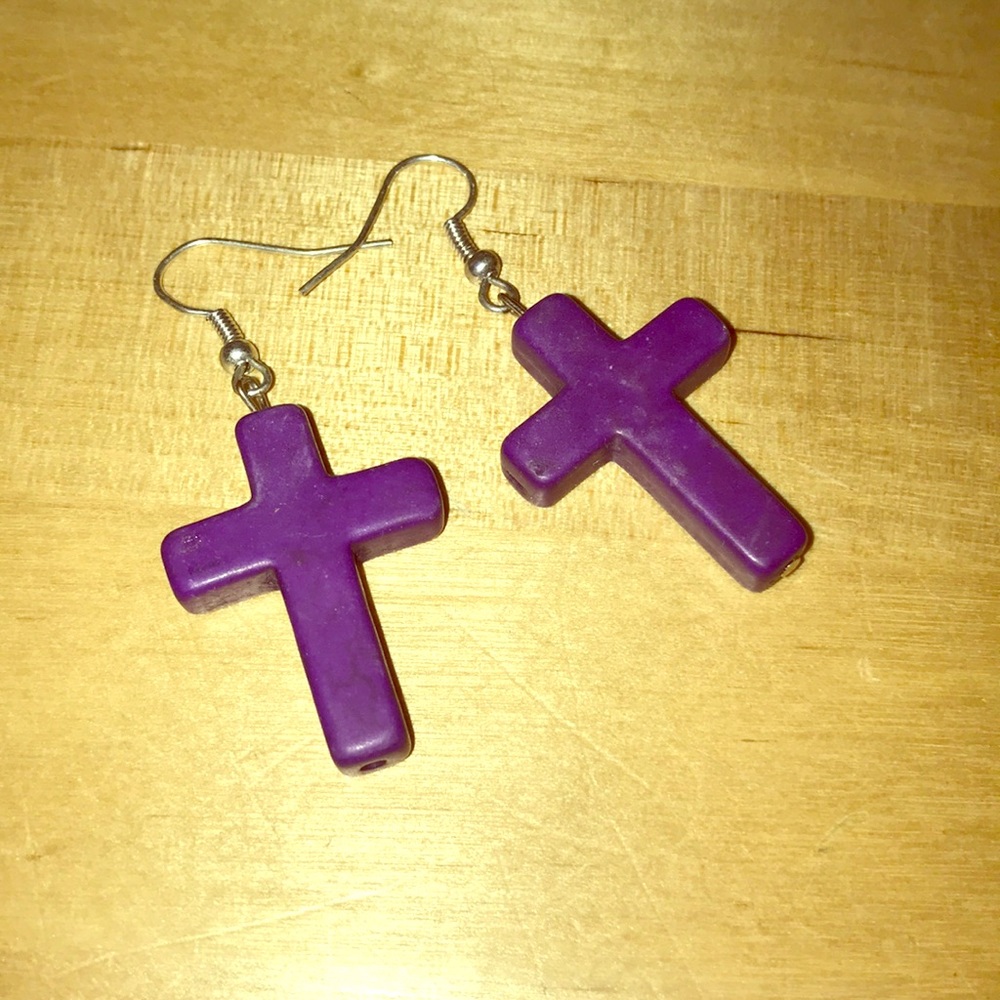New Handmade Magnazite purple cross earrings